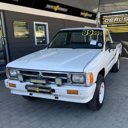 1995-Toyota-Hilux-2400-D-LWB-Single-Cab_1