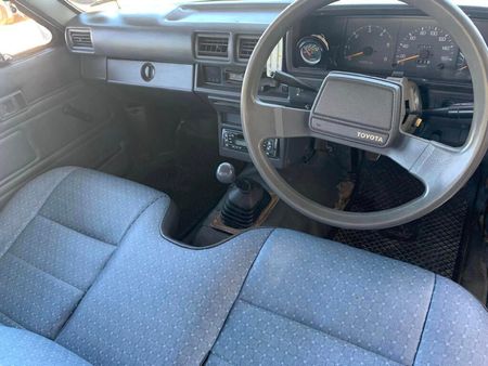 1995-Toyota-Hilux-2400-D-LWB-Single-Cab_5