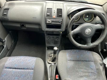 2002-Volkswagen-Polo-Playa-16_5