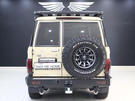 2023-Toyota-Land-Cruiser-76-76-45-D-V8-Station-Wagon_3