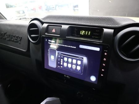 2023-Toyota-Land-Cruiser-76-76-45-D-V8-Station-Wagon_4