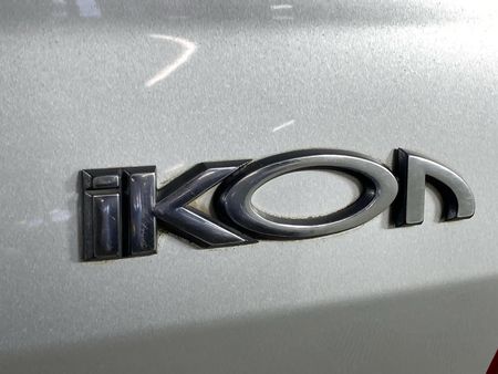 2005-Ford-Ikon-13i-L_11