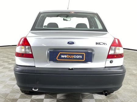 2005-Ford-Ikon-13i-L_15