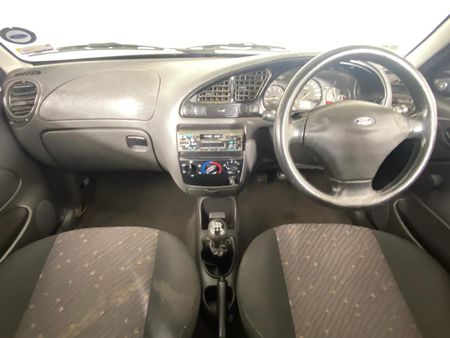 2005-Ford-Ikon-13i-L_1