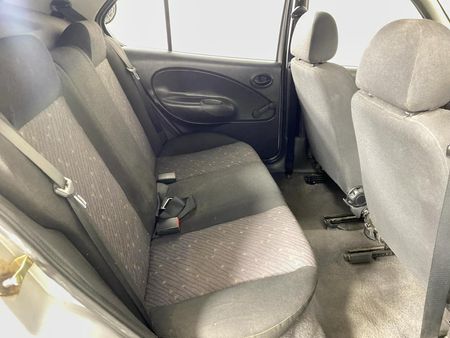 2005-Ford-Ikon-13i-L_3