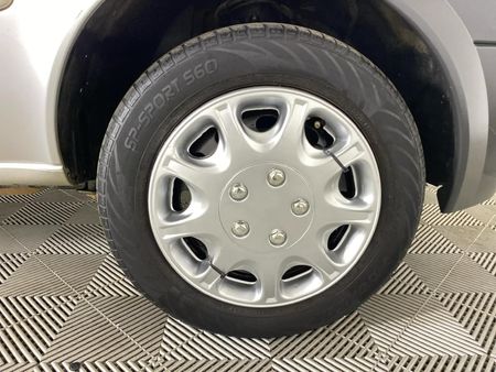 2005-Ford-Ikon-13i-L_5