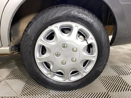 2005-Ford-Ikon-13i-L_6
