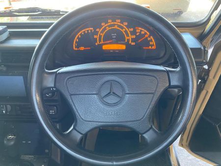 2013-Mercedes-Benz-G-Class-G-300-CDI-Professional_16