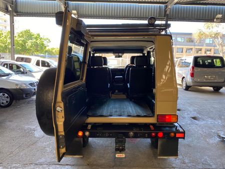 2013-Mercedes-Benz-G-Class-G-300-CDI-Professional_8