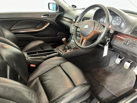 2005-BMW-3-Series-325Ci-Coupe_4