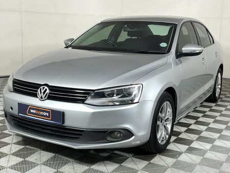 2014-Volkswagen-Jetta-VI-16-TDI-Comfortline-Auto_0