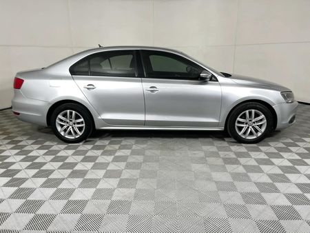 2014-Volkswagen-Jetta-VI-16-TDI-Comfortline-Auto_10