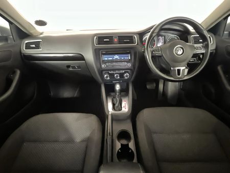 2014-Volkswagen-Jetta-VI-16-TDI-Comfortline-Auto_1
