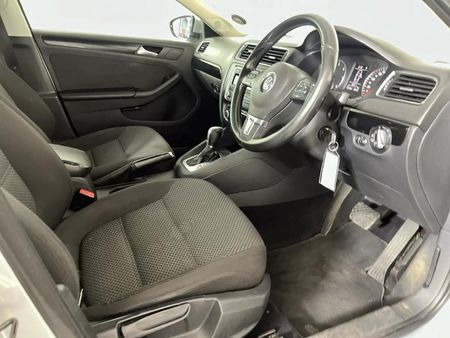 2014-Volkswagen-Jetta-VI-16-TDI-Comfortline-Auto_5