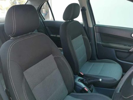 2009-Ford-Ikon-16-Trend_14