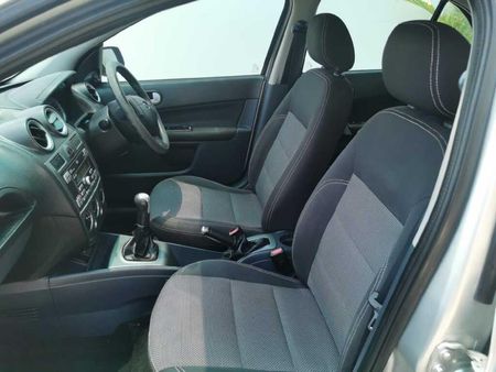 2009-Ford-Ikon-16-Trend_16