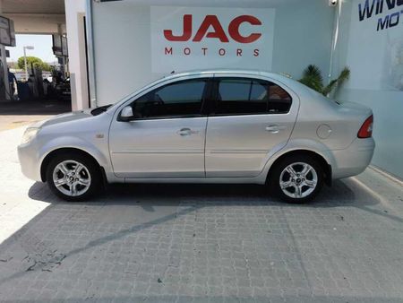 2009-Ford-Ikon-16-Trend_3
