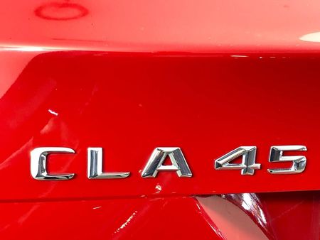 2014-Mercedes-AMG-CLA-45-AMG_11