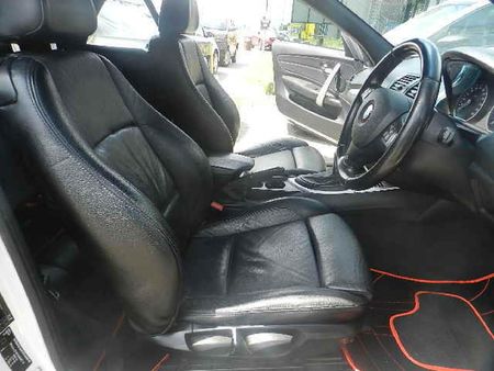 2013-BMW-1-Series-120i-Convertible-M-Sport-Auto_10
