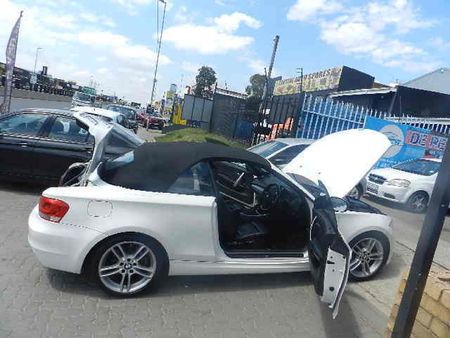 2013-BMW-1-Series-120i-Convertible-M-Sport-Auto_18