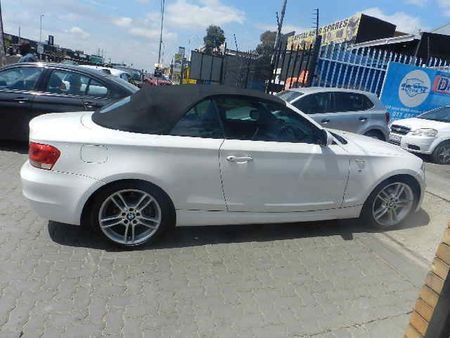 2013-BMW-1-Series-120i-Convertible-M-Sport-Auto_6