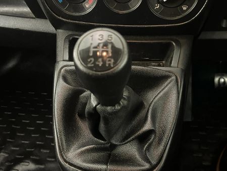 2015-Fiat-Fiorino-14-Panel-Van_8