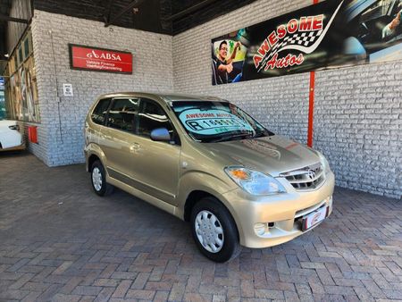 2010-Toyota-Avanza-15-SX_0