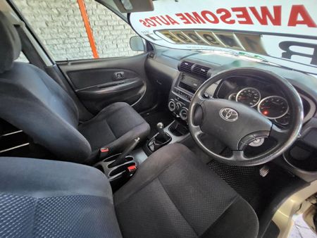 2010-Toyota-Avanza-15-SX_1