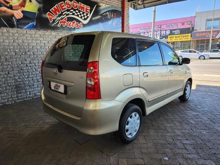 2010-Toyota-Avanza-15-SX_3