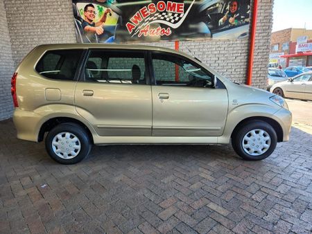 2010-Toyota-Avanza-15-SX_7