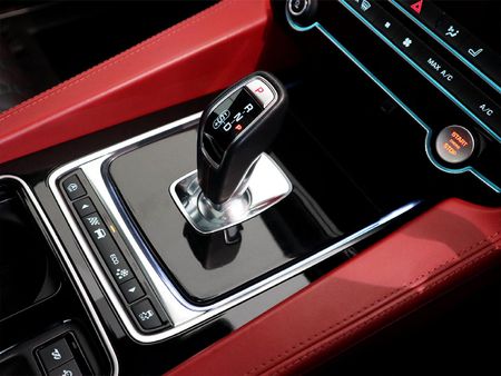 2020-Jaguar-F-Pace-50-V8-SVR_11