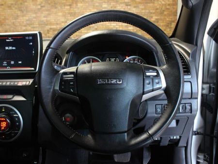 2021-Isuzu-D-Max-300-LX-4x4-Auto-Double-Cab_10