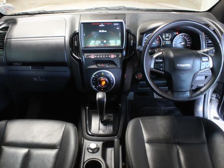 2021-Isuzu-D-Max-300-LX-4x4-Auto-Double-Cab_7