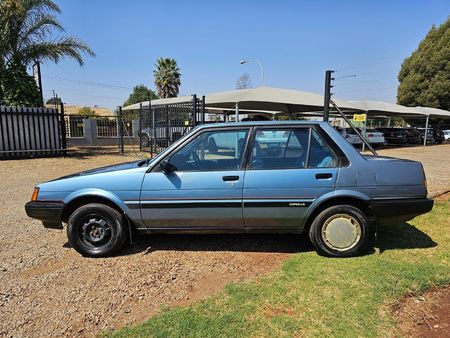 1985-Toyota-Corolla-16-GLX-Auto_3