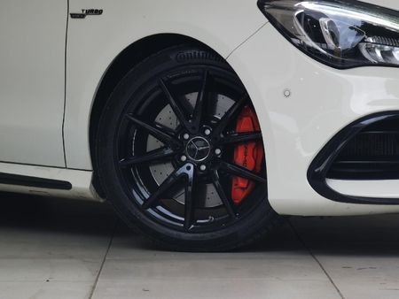 2016-Mercedes-AMG-CLA-45-AMG_2