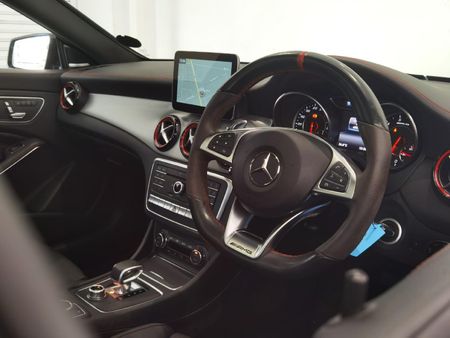 2016-Mercedes-AMG-CLA-45-AMG_5