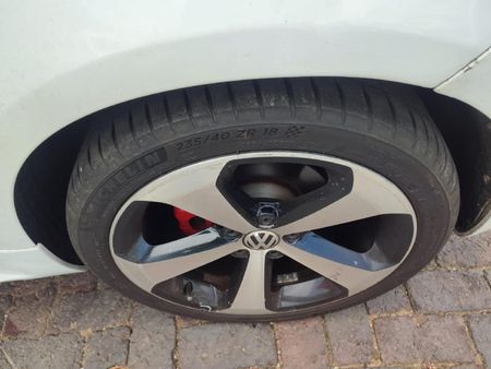 2016-Volkswagen-Scirocco-20-TSI-GTS-Auto_11
