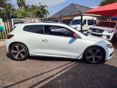 2016-Volkswagen-Scirocco-20-TSI-GTS-Auto_2