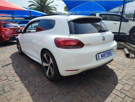 2016-Volkswagen-Scirocco-20-TSI-GTS-Auto_6