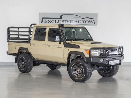 2013-Toyota-Land-Cruiser-79-79-45-D-Double-Cab_0