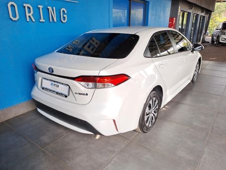 2022-Toyota-Corolla-18-XS-Hybrid-Auto_9