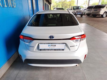 2022-Toyota-Corolla-18-XS-Hybrid-Auto_11