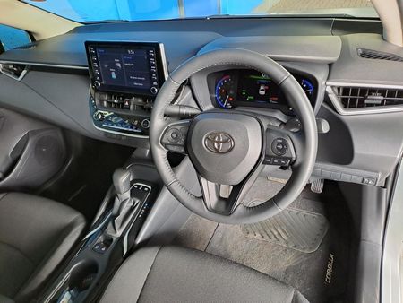 2022-Toyota-Corolla-18-XS-Hybrid-Auto_3