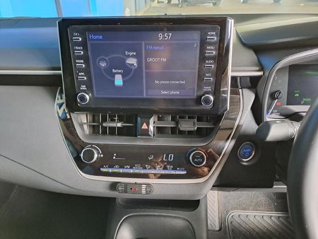 2022-Toyota-Corolla-18-XS-Hybrid-Auto_5