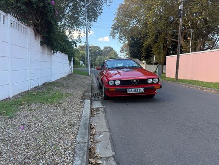 1983-Alfa-Romeo-GTV-V6-25_3