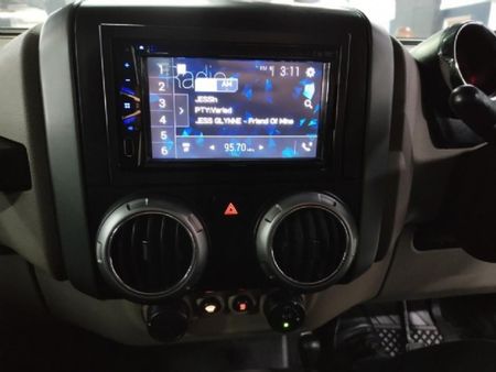 2018-Mahindra-Thar-25-CRDe-4x4-Soft-Top_10