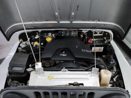 2018-Mahindra-Thar-25-CRDe-4x4-Soft-Top_13