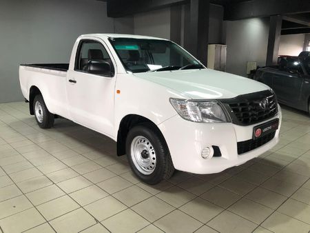 2014-Toyota-Hilux-25-D-4D-S-Single-Cab_1