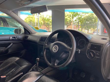 2002-Volkswagen-Golf-4-GTI-18T-Executive_9