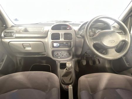 2001-Renault-Clio-12-Expression_1